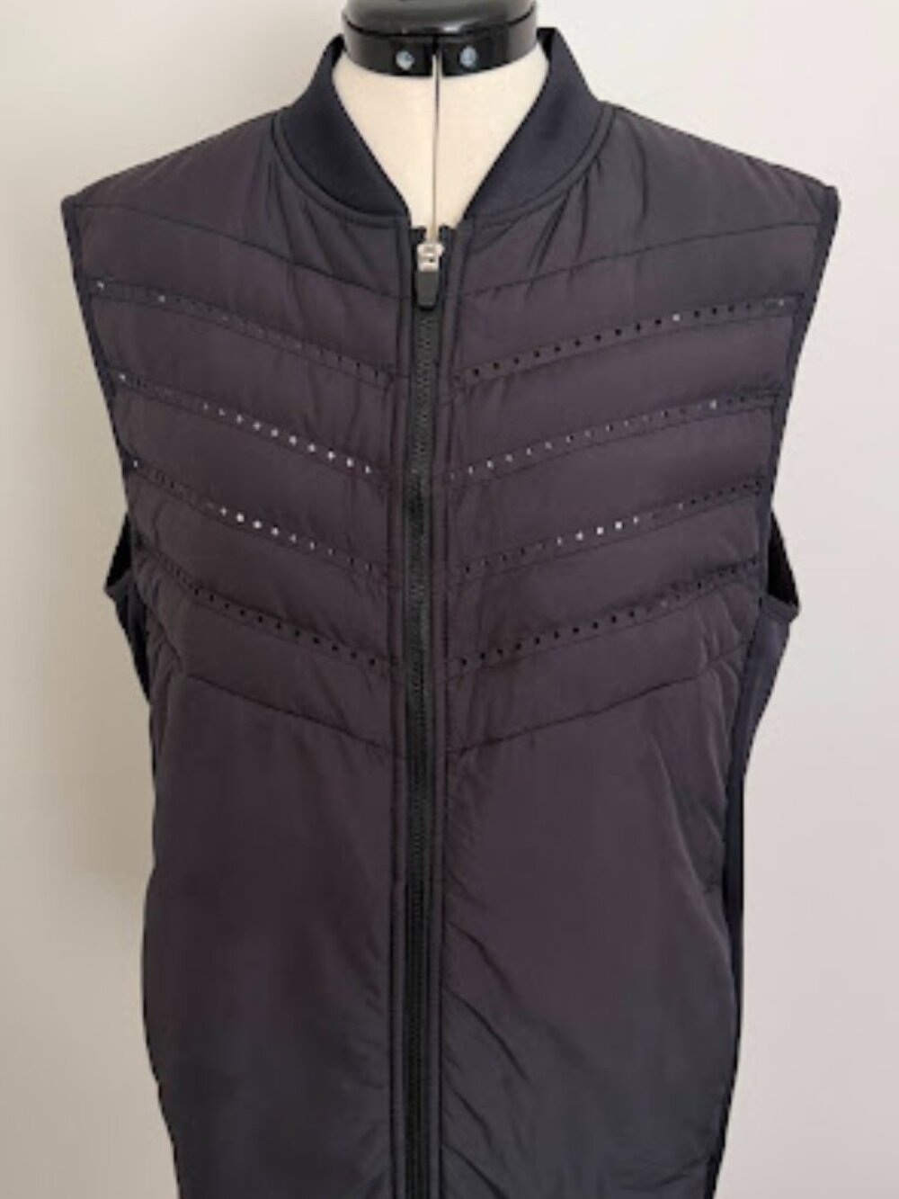 Pebble Beach women`s golf vest size 8